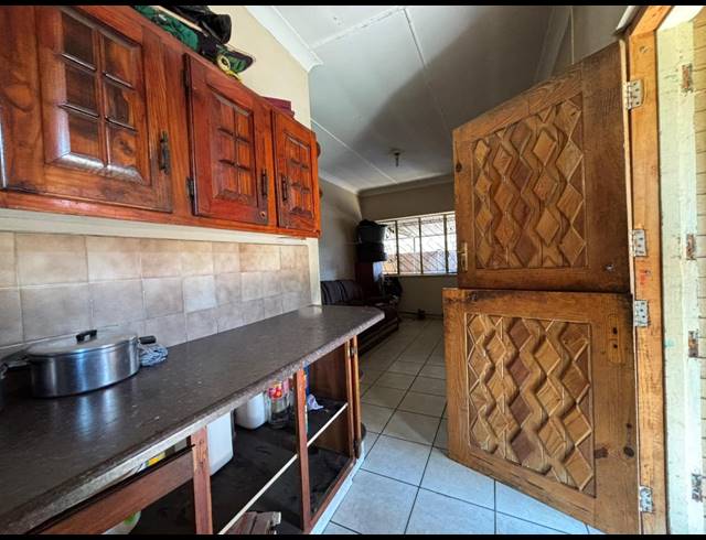 4 BEDROOM HOUSE FOR SALE IN VANDERBIJLPARK CE 2